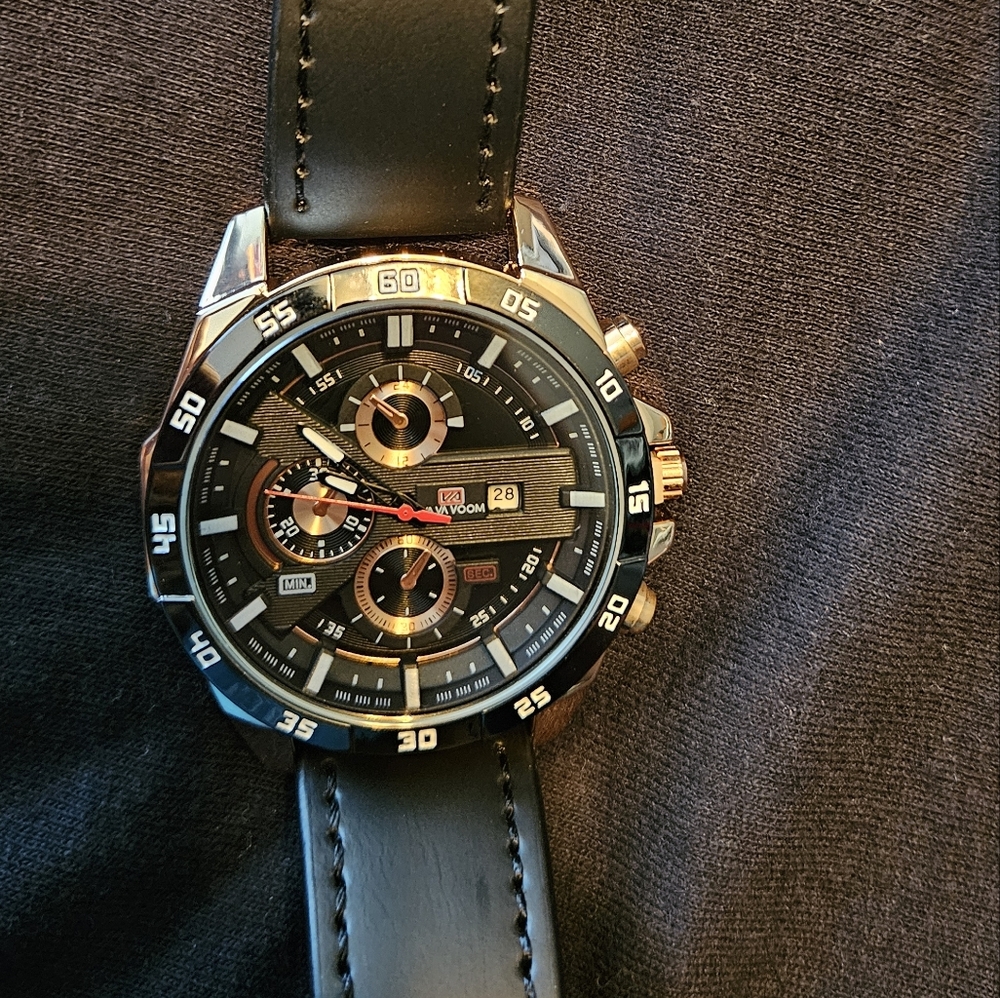 Watch - Picture 2 of 3